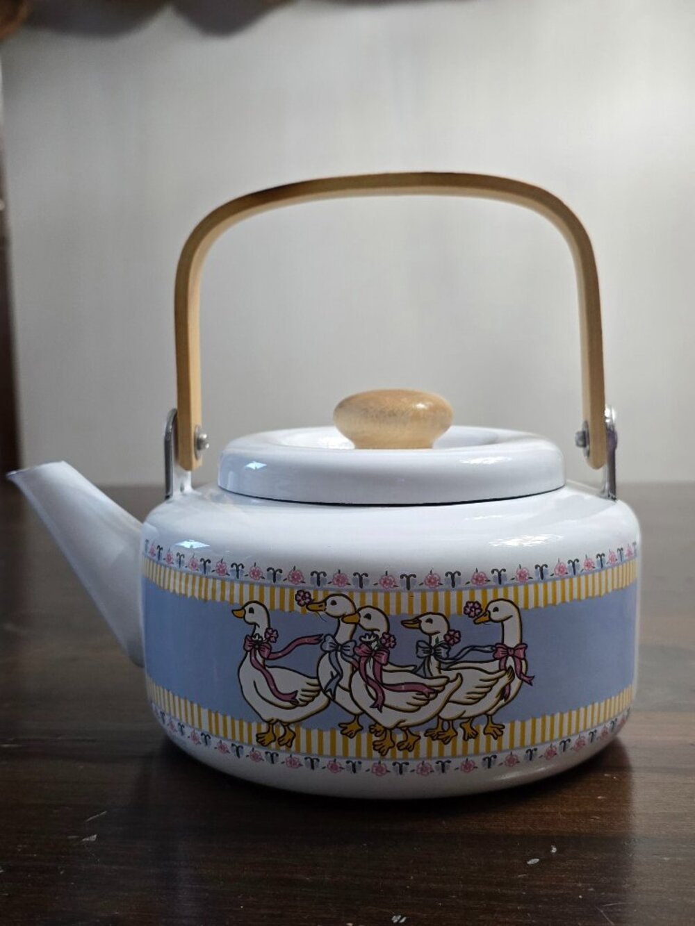 Vintage 80s Ribbon Geese Enamel Tea Kettle Wood Handle-PLS READ DESCRIPTION